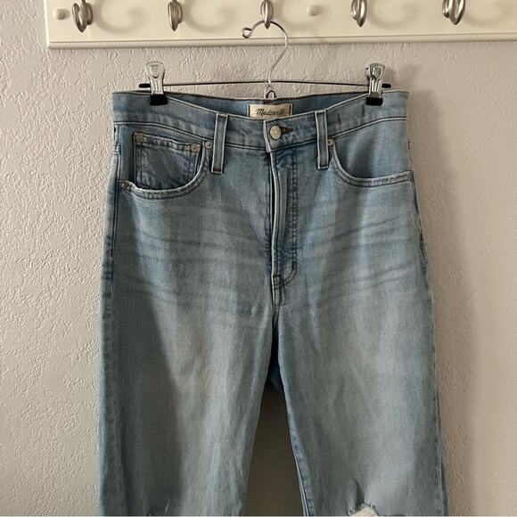 Madewell The Perfect Vintage Straight Jean in Danby Wash: Knee-Rip Edition - Picture 5 of 9